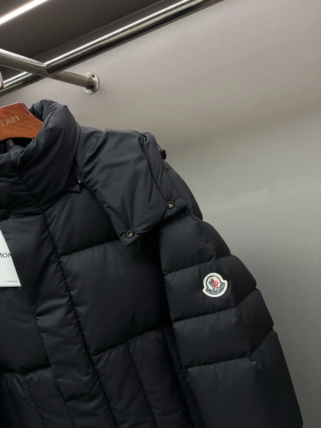 Moncler Classic Hot Sale Same Style In Stock 💥Premium Series， ， ， ， ， ， ， ， 。 ， ， ， ，DIST 90 ！ ！🔍 ： ， Red ， ， Moncler 。 Sizes：M-XXL ：Black Beige